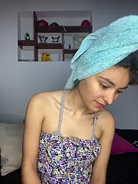 Snapshot of hotwife26 chatting on March 8, 12:27 am hotwife26 online show from March 8, 12:27 am