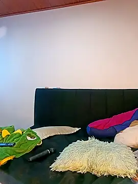 Snapshot of hotwife26 chatting on December 3, 3:11 pm hotwife26 online show from December 3, 3:11 pm