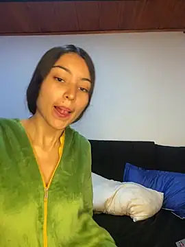 Snapshot of hotwife26 chatting on October 29, 12:59 pm hotwife26 online show from October 29, 12:59 pm