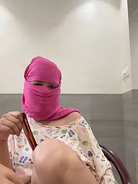 crazy111girl online show from April 2, 9:27 am