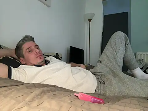 shyandchilling online show from March 24, 2:28 pm
