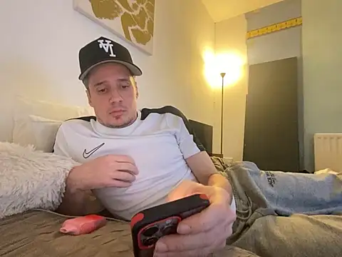 shyandchilling online show from March 29, 4:30 pm