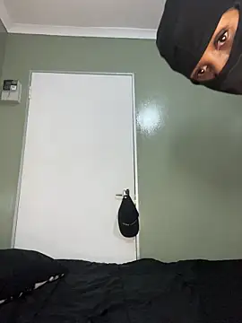 Sexy blackwoman online show from May 28, 8:15 pm