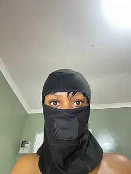 Snapshot of Sexy_blackwoman chatting on July 16, 10:18 pm Sexy blackwoman online show from July 16, 10:18 pm