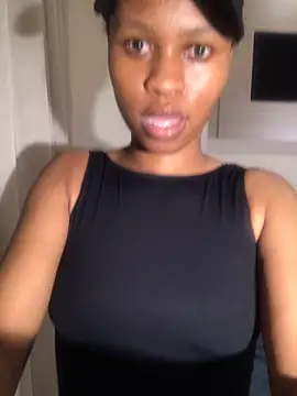 Sexy blackwoman online show from March 27, 8:32 pm