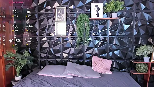 April  foxx online show from December 2, 2:30 pm