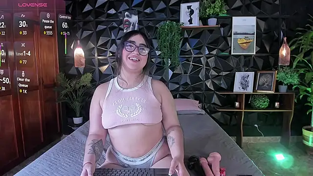 Snapshot of April__foxx chatting on September 27, 3:40 pm April foxx online show from September 27, 3:40 pm