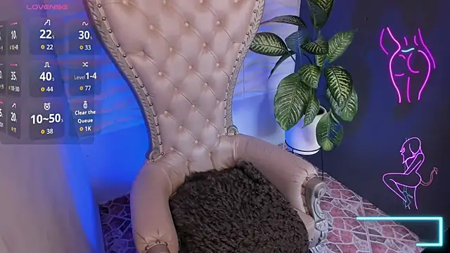 April  foxx online show from November 25, 12:38 pm