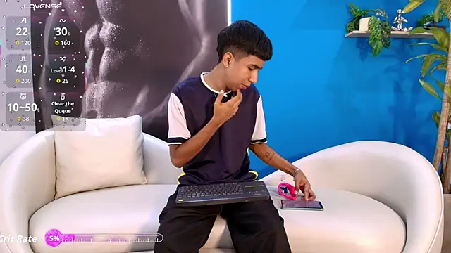 Snapshot of ender_h0t chatting on September 10, 1:43 pm ender h0t online show from September 10, 1:43 pm