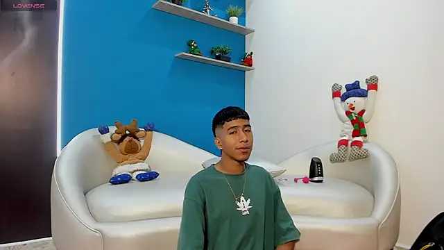 Snapshot of ender_h0t chatting on December 16, 1:59 pm ender h0t online show from December 16, 1:59 pm