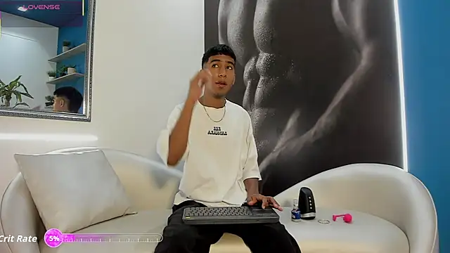 Snapshot of ender_h0t chatting on November 26, 1:44 pm ender h0t online show from November 26, 1:44 pm