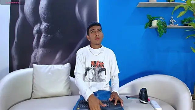 Snapshot of ender_h0t chatting on October 8, 1:23 pm ender h0t online show from October 8, 1:23 pm