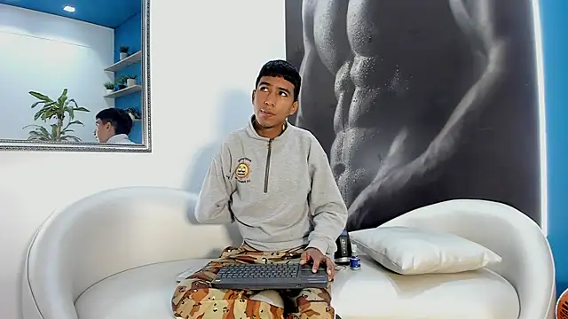 Snapshot of ender_h0t chatting on November 5, 1:58 pm ender h0t online show from November 5, 1:58 pm