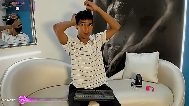 Snapshot of ender_h0t chatting on November 7, 1:48 pm ender h0t online show from November 7, 1:48 pm