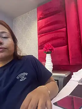 Snapshot of VictoriaFerro chatting on June 19, 1:17 pm VictoriaFerro online show from June 19, 1:17 pm