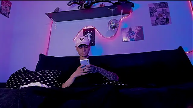 Dioniso guy8 online show from April 17, 9:28 pm