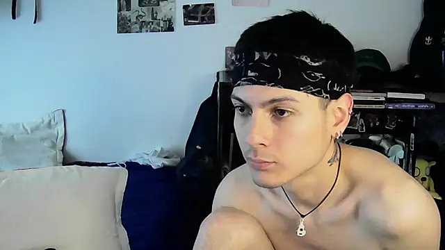 Snapshot of Dioniso_guy8 chatting on October 2, 4:54 pm Dioniso guy8 online show from October 2, 4:54 pm