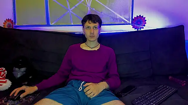 Dioniso guy8 online show from December 19, 8:33 pm