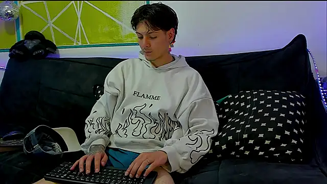 Dioniso guy8 online show from March 31, 7:27 pm