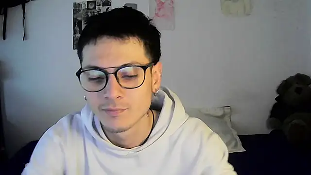 Snapshot of Dioniso_guy8 chatting on September 28, 5:31 pm Dioniso guy8 online show from September 28, 5:31 pm