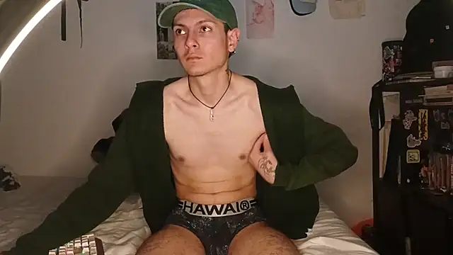 Snapshot of Dioniso_guy8 chatting on October 7, 5:08 am Dioniso guy8 online show from October 7, 5:08 am