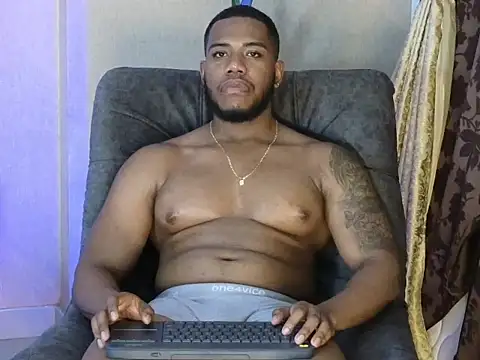 Snapshot of BenjaminCol_ chatting on October 29, 10:09 pm BenjaminCol online show from October 29, 10:09 pm