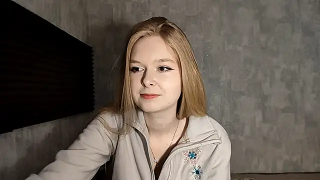 LiaVibes online show from December 2, 7:10 am