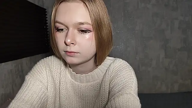 Snapshot of LiaVibes chatting on February 5, 6:09 am LiaVibes online show from February 5, 6:09 am