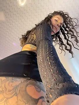 alysa g  online show from May 9, 10:57 pm