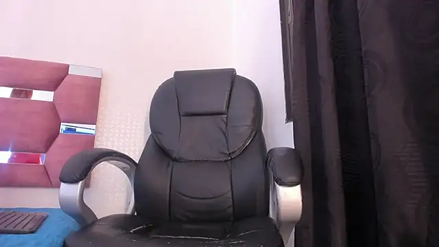Snapshot of AvaGrey_ chatting on September 28, 4:30 am AvaGrey online show from September 28, 4:30 am