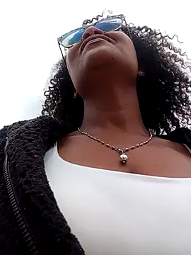 BiiancaEstradaa online show from April 4, 5:30 pm