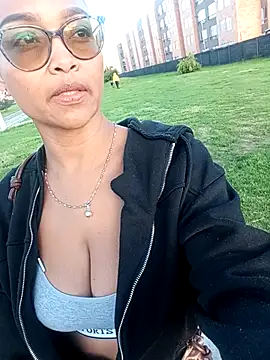 BiiancaEstradaa online show from April 9, 10:49 pm