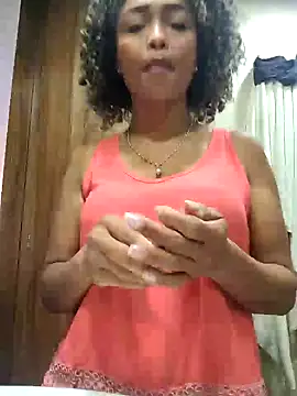 Snapshot of BiiancaEstradaa chatting on October 18, 9:39 pm BiiancaEstradaa online show from October 18, 9:39 pm