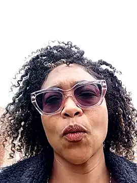 BiiancaEstradaa online show from April 17, 3:37 pm