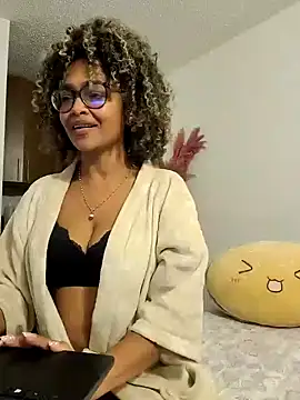 BiiancaEstradaa online show from October 23, 4:11 am