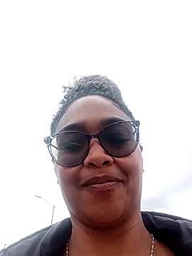 Snapshot of BiiancaEstradaa chatting on September 8, 3:11 pm BiiancaEstradaa online show from September 8, 3:11 pm