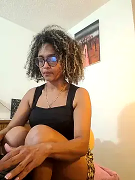 BiiancaEstradaa online show from February 6, 1:34 am