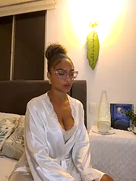 BiiancaEstradaa online show from June 1, 2:01 am