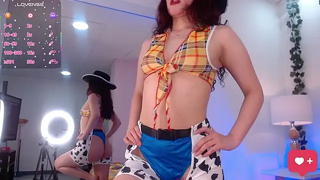 Tiffanygh  online show from October 15, 7:44 pm