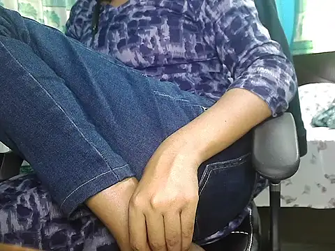 Snapshot of meghbalikargolponoy09 chatting on January 6, 5:55 am meghbalikargolponoy09 online show from January 6, 5:55 am