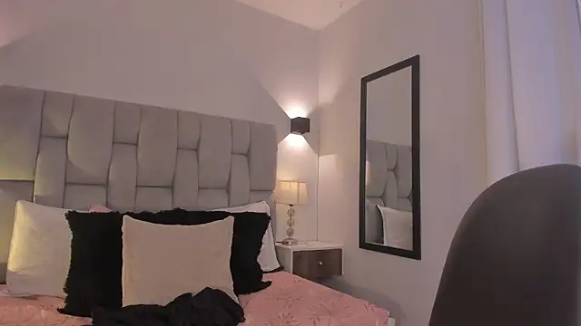 Seraphyne666 online show from April 15, 6:01 pm