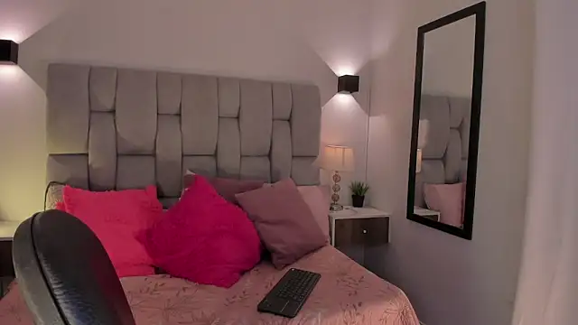 Seraphyne666 online show from March 19, 5:35 pm