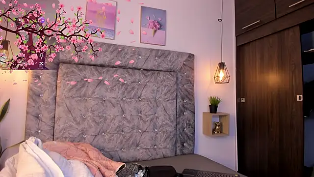 Snapshot of Seraphyne666 chatting on October 21, 12:48 pm Seraphyne666 online show from October 21, 12:48 pm