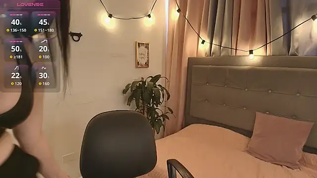 Snapshot of Seraphyne666 chatting on November 4, 7:28 pm Seraphyne666 online show from November 4, 7:28 pm