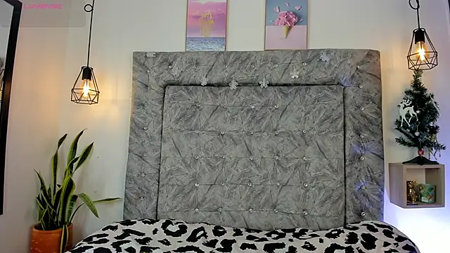 Snapshot of Seraphyne666 chatting on November 27, 7:25 pm Seraphyne666 online show from November 27, 7:25 pm