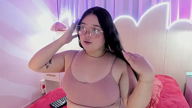Snapshot of Lushi_Love chatting on September 18, 7:17 pm Lushi Love online show from September 18, 7:17 pm