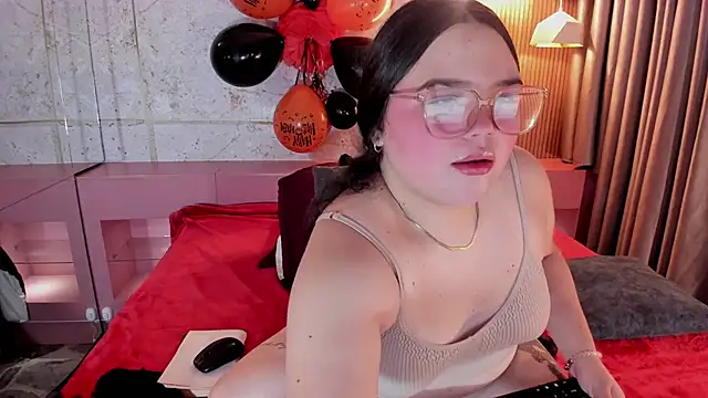 Snapshot of Lushi_Love chatting on October 16, 7:33 pm Lushi Love online show from October 16, 7:33 pm