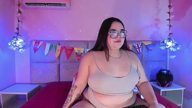 Snapshot of Lushi_Love chatting on July 11, 3:18 am Lushi Love online show from July 11, 3:18 am