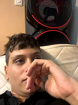 Snapshot of prayingtothesky chatting on September 11, 4:12 am prayingtothesky online show from September 11, 4:12 am