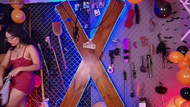 Warick and Aria bdsm  online show from November 1, 8:14 pm